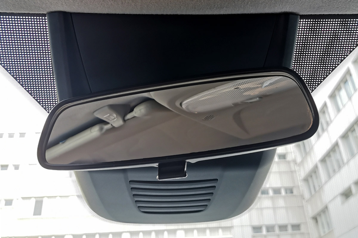 Ford Tourneo Custom, Nugget mit und ohne Innenraum-Rückspiegel mit Gehäuse